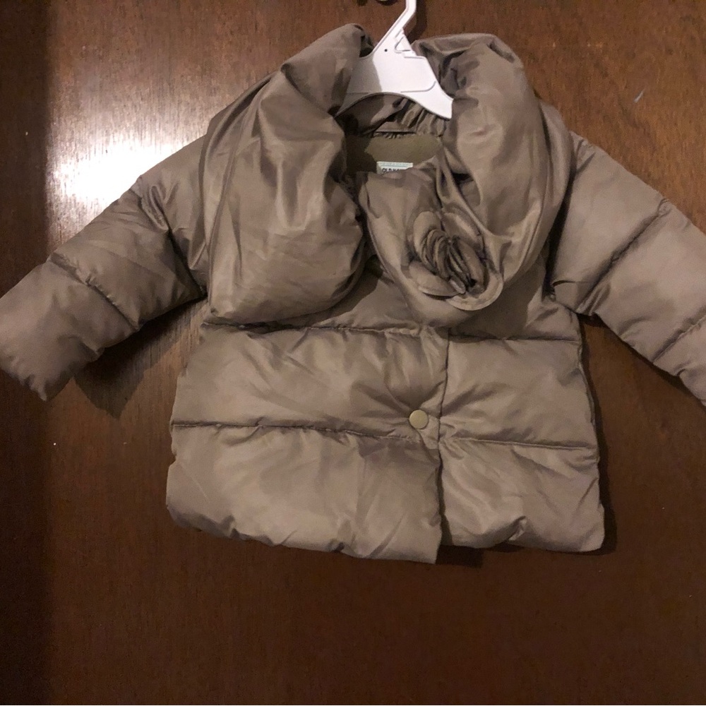 Old Navy puffer coat size 12-18 months. Gray